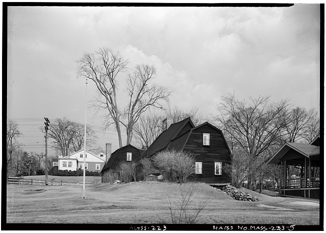 Photograph of the exterior of the Fairbanks House