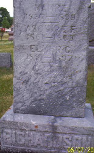 Gravestone of Mamre, Jasper, and Elmer C. Richardson