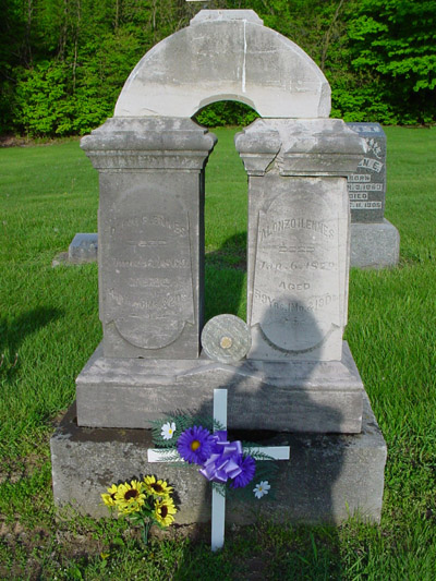 Gravestone of Alonzo and Olive (Bird) Ennes