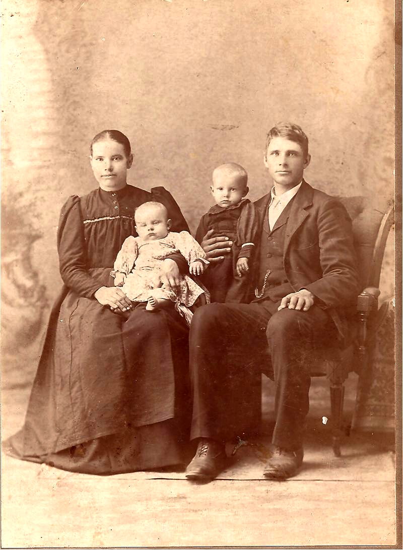 Photo of Anna Maria (Wasinger) and Willibald Braun and two of their children