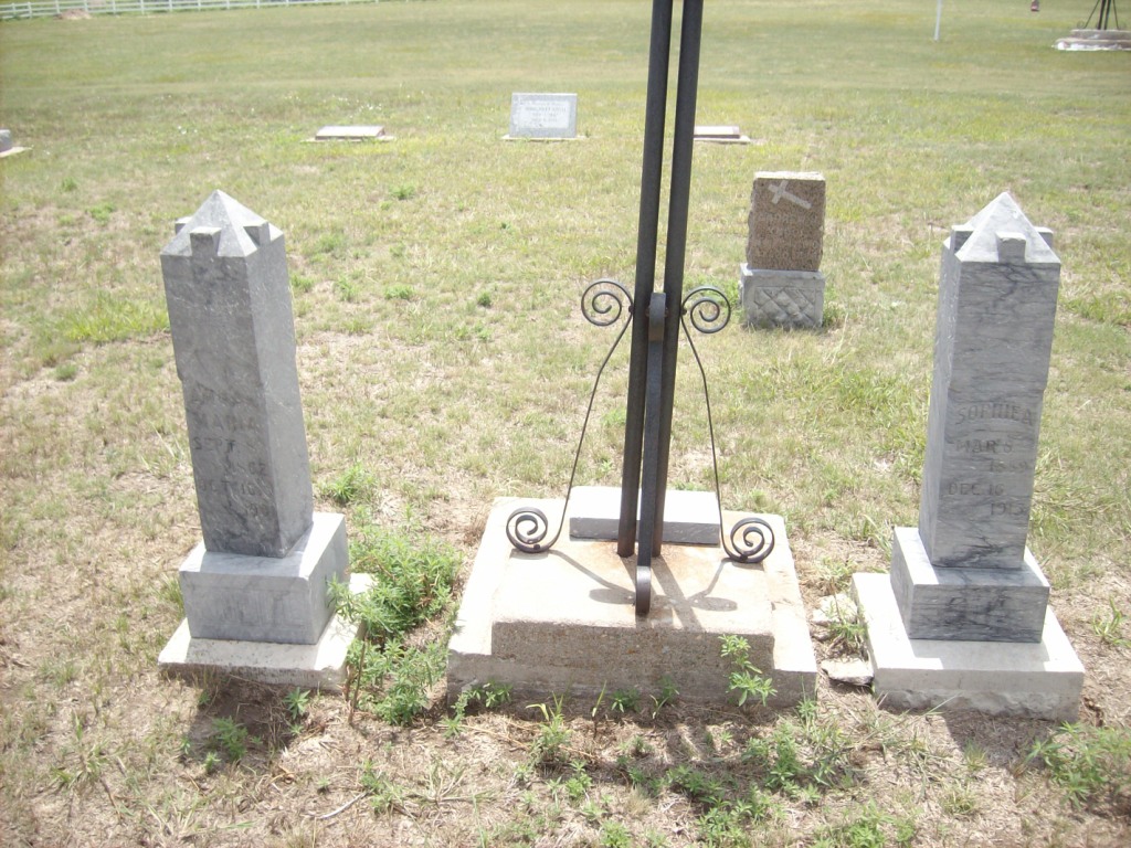 Gravestone of Anna Maria Knoll