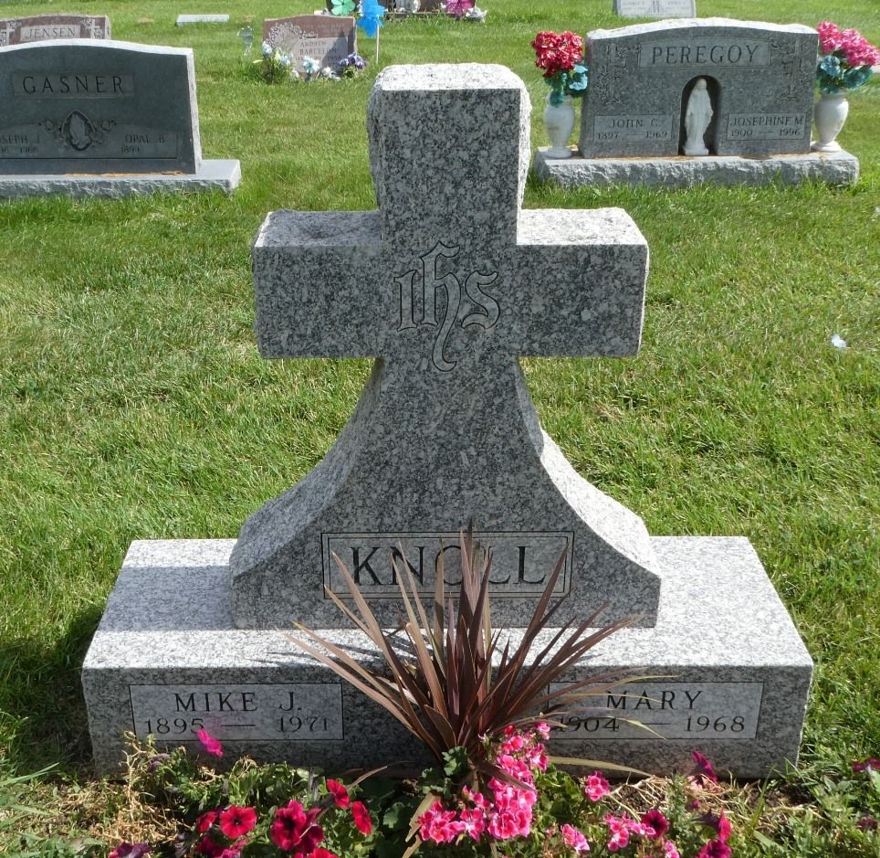 Gravestone of Mike J. and Mary Knoll