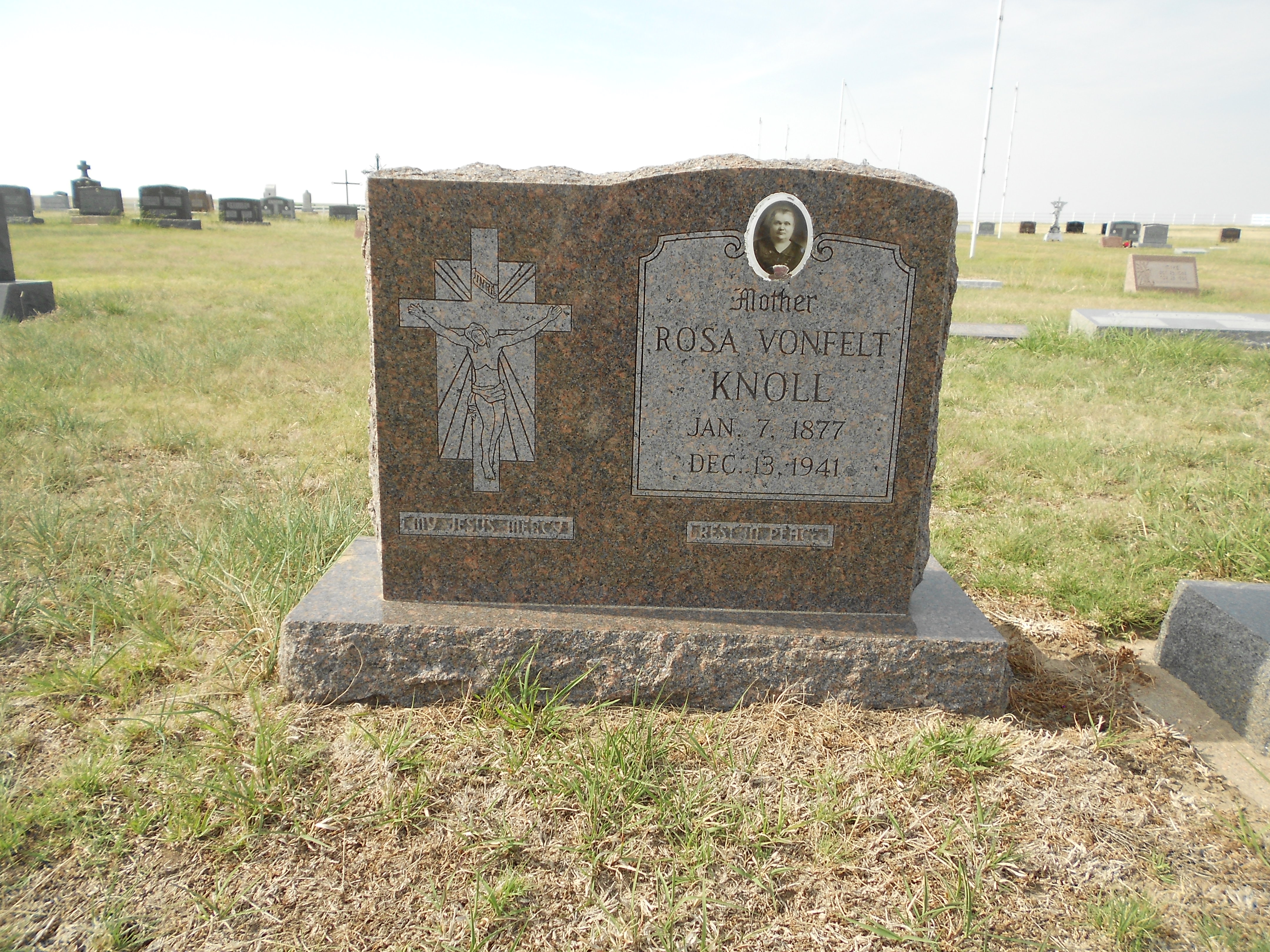 Gravestone of Rosa Vonfelt Knoll