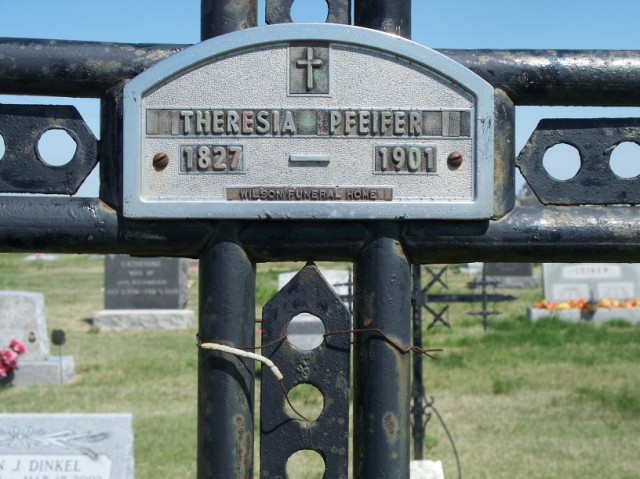 Closeup of plaque on grave marker of Theresia Pfeifer