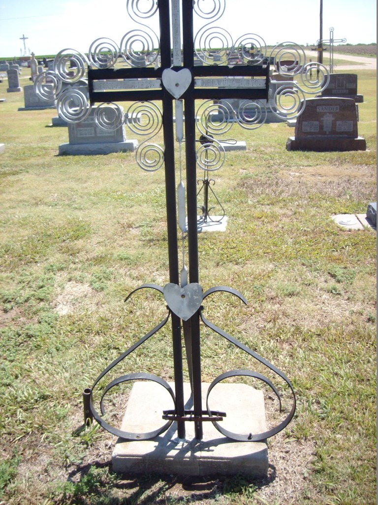 Iron cross grave marker of John Windholtz